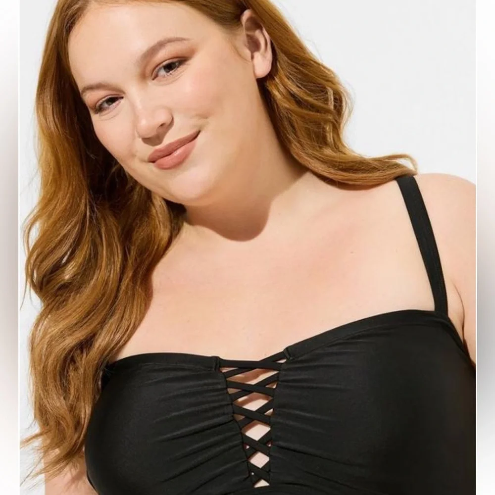 New! Torrid‎ sz 2 Wireless Lattice Front One Piece Bathing Swim Suit 2X